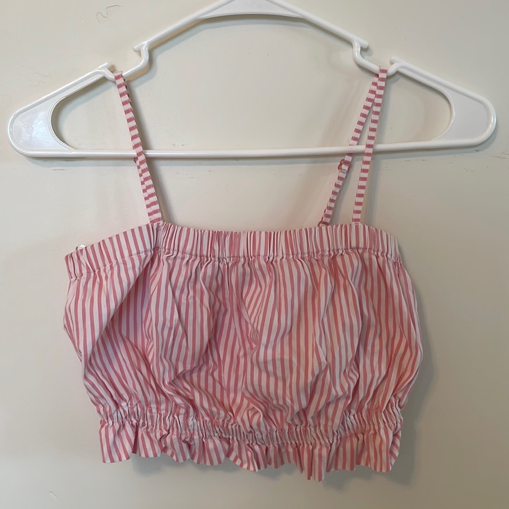 UO Kimchi Blue Puffy/ Busty Crop Tank